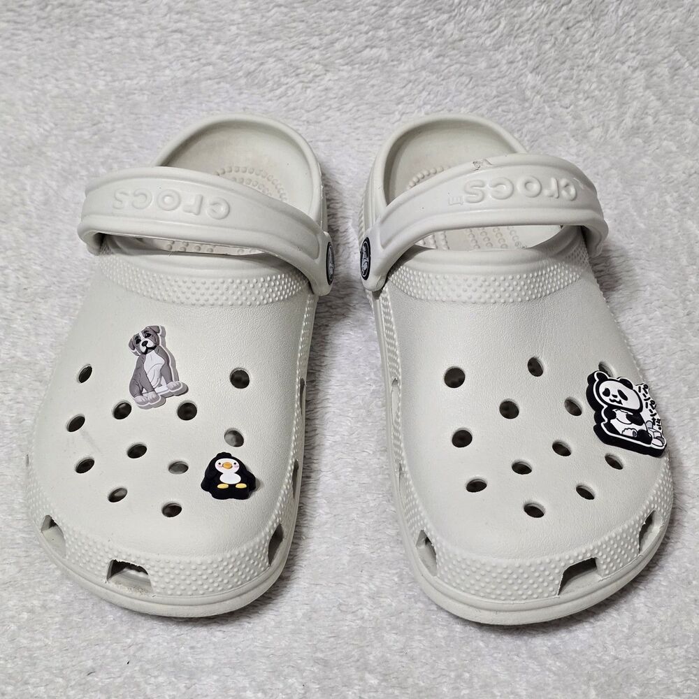 Crocs Unisex Men's Sz 4 Women's Sz 6 Off White Classic Clogs Slip On w/ Charms